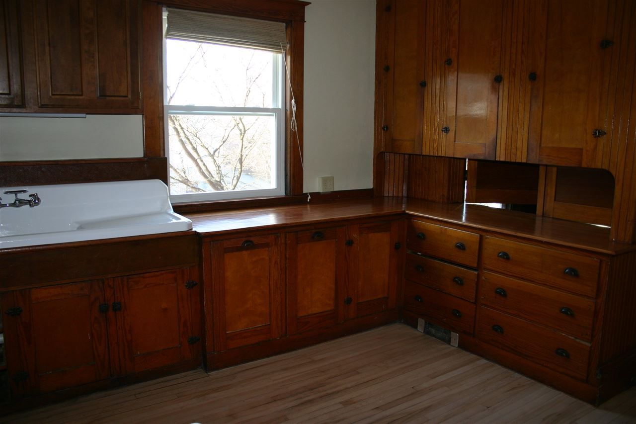 42 Central St, Newport, VT 05855